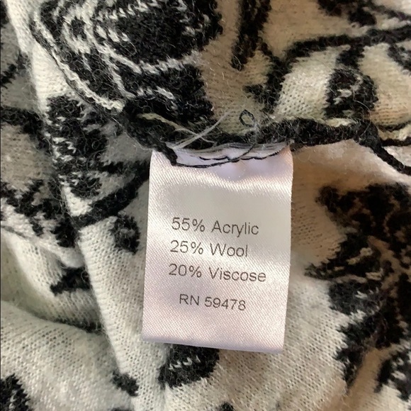 Cocogio Women’s Crew Neck Pullover Sweater - Picture 5 of 7